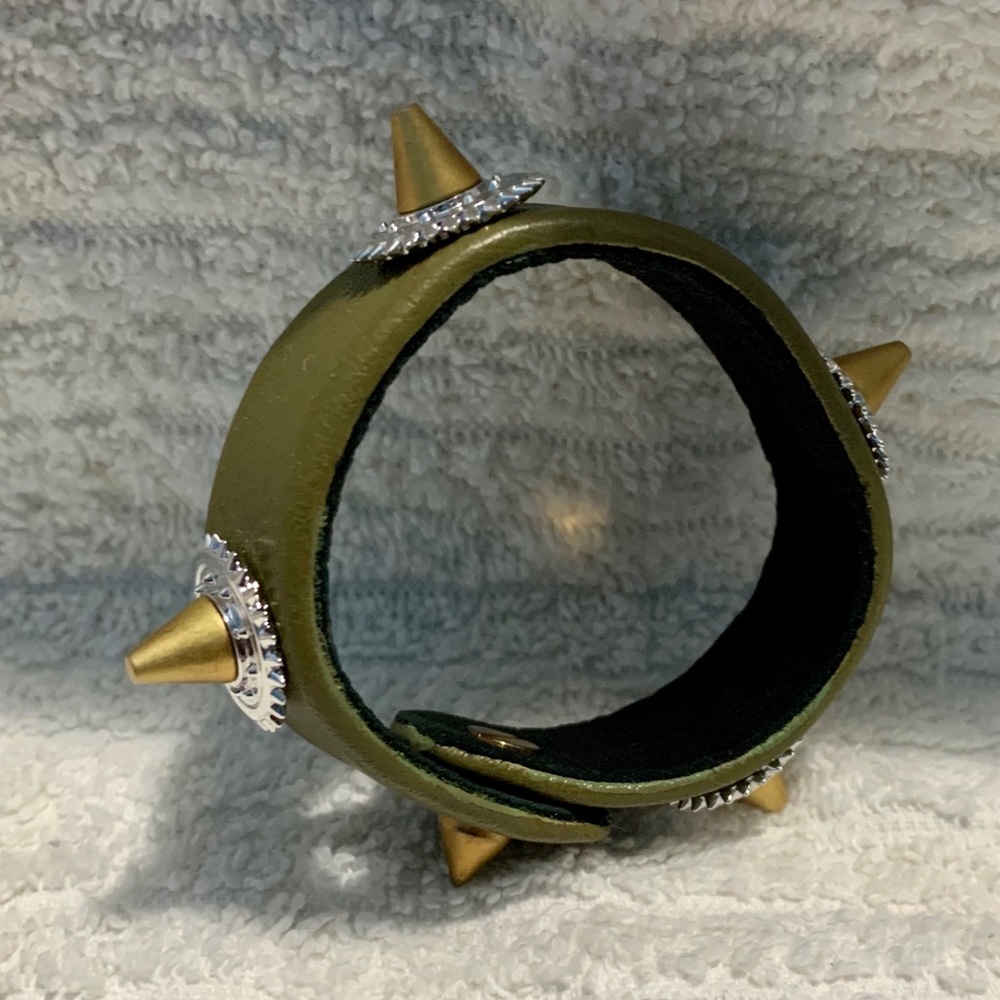Eddie Borgo stud bracelet.  NWOT. never worn.
